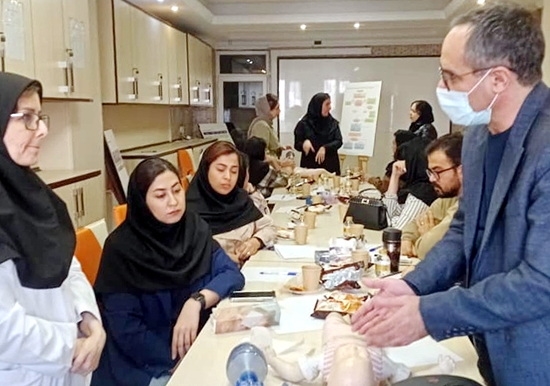 برگزاری کارگاه احیای پایه کودکان و شیرخواران در بیمارستان مرکز طبی کودکان 